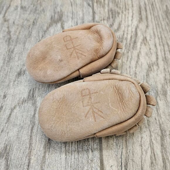 Freshly Picked Weatherd Brown Moccasin Baby Shoes 6-12 Months - Picture 9 of 11